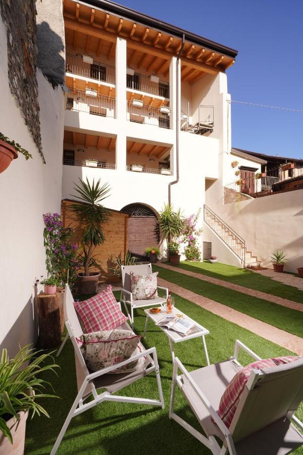 Apartments Villa Bougainville San Felice del Benaco Dış mekan fotoğraf