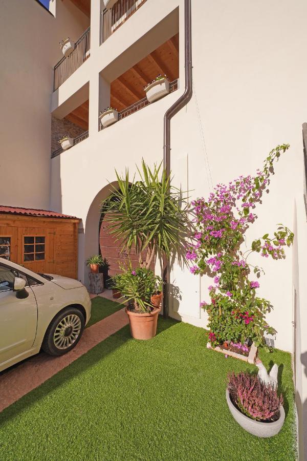 Apartments Villa Bougainville San Felice del Benaco Dış mekan fotoğraf