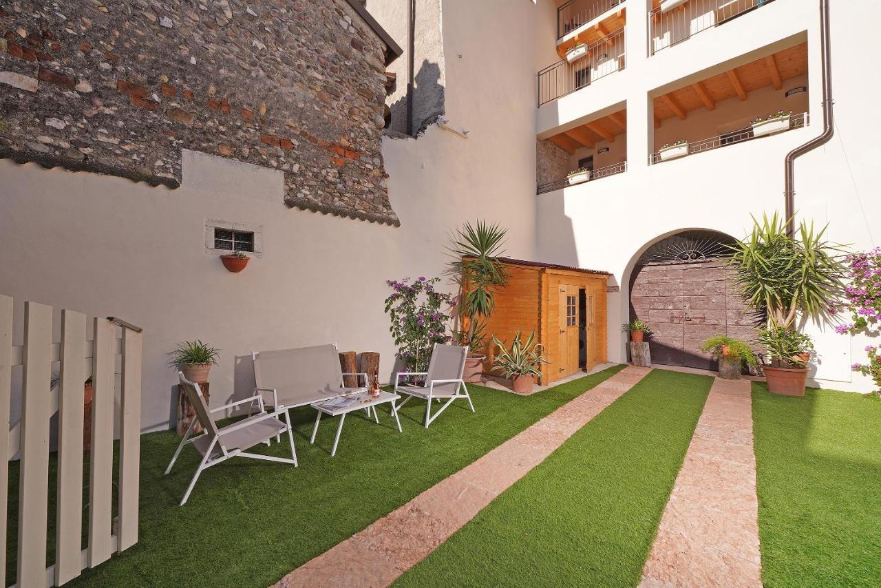 Apartments Villa Bougainville San Felice del Benaco Dış mekan fotoğraf
