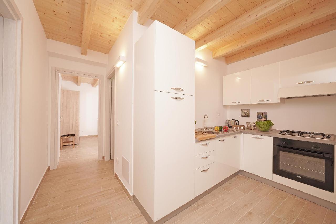 Apartments Villa Bougainville San Felice del Benaco Dış mekan fotoğraf