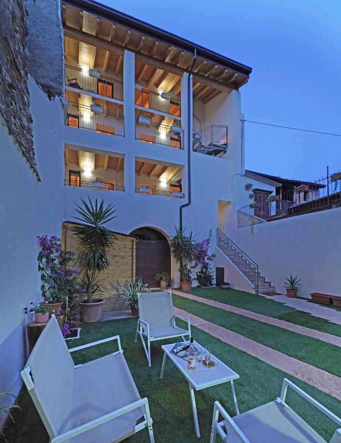 Apartments Villa Bougainville San Felice del Benaco Dış mekan fotoğraf