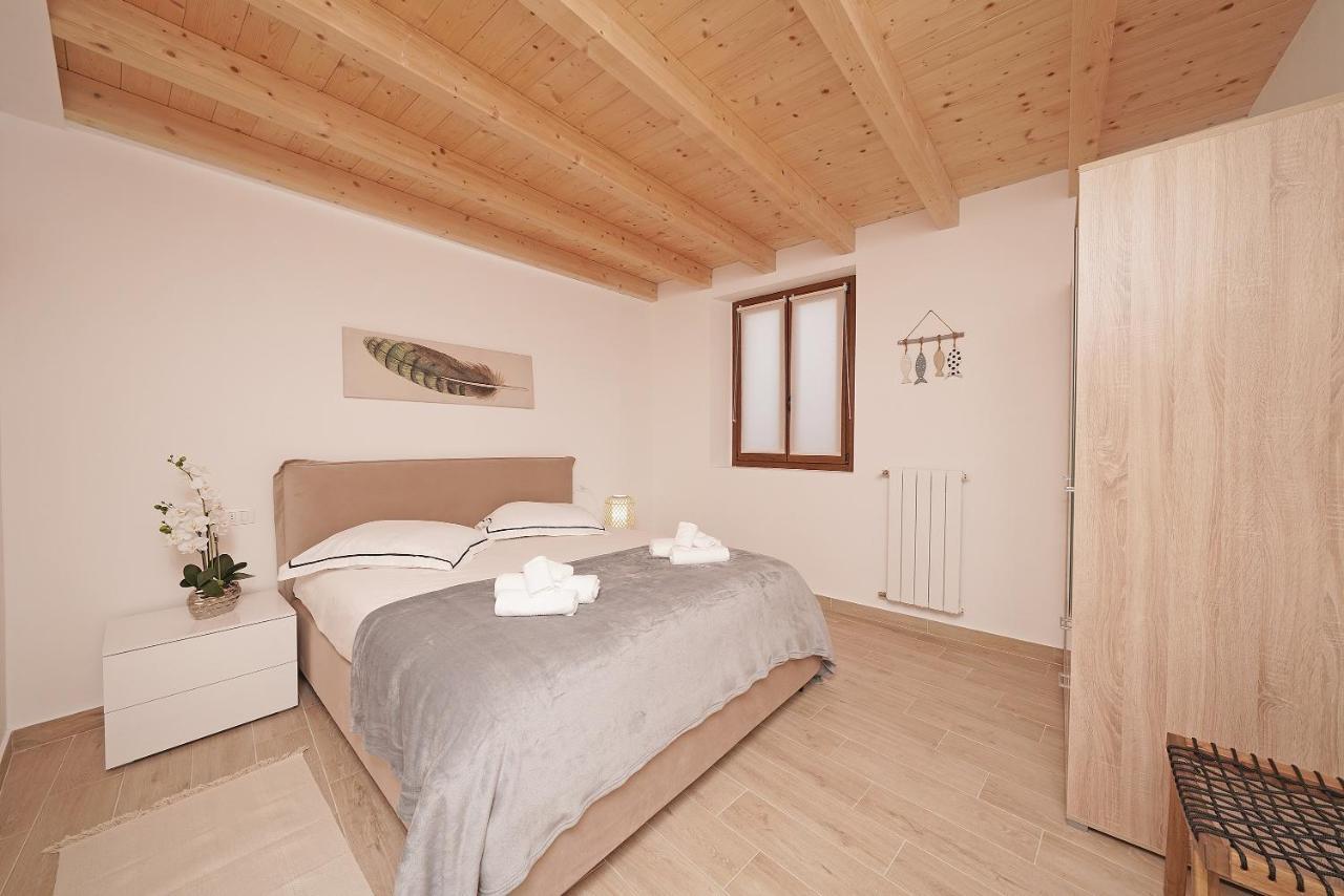 Apartments Villa Bougainville San Felice del Benaco Dış mekan fotoğraf